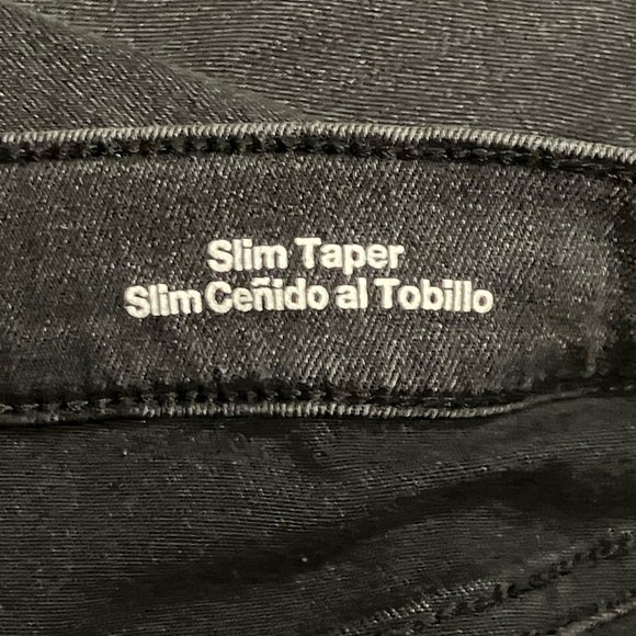 Like New - Men’s black washed jeans with slight distressing - Picture 6 of 7